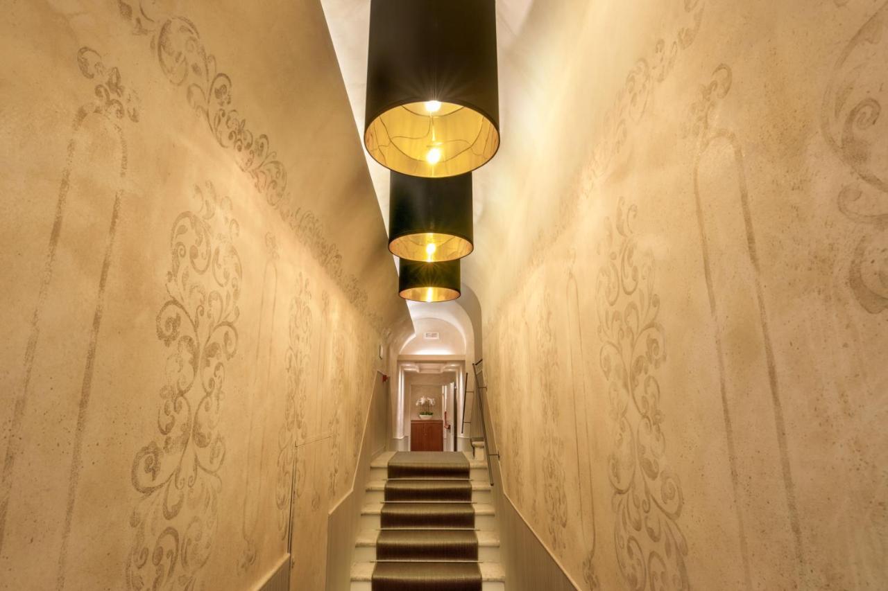 Condotti Palace Рим Екстериор снимка